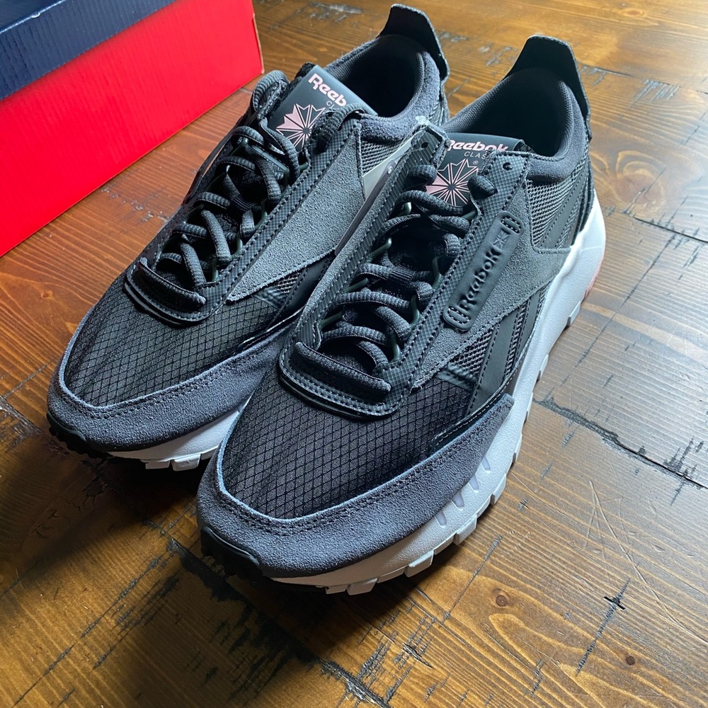 Women Reebok CL Legacy Running Shoes, Size 9
